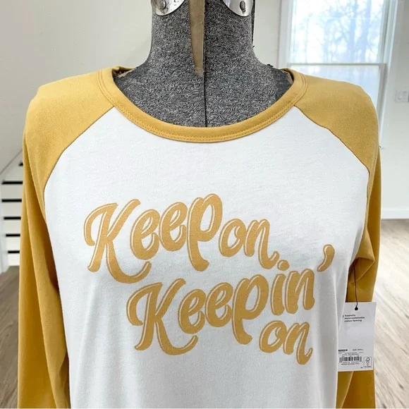 NWT XS S XXL Keep on keeping on gold and white crew neck baseball tee - Picture 4 of 8